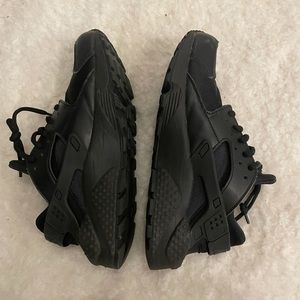 Black Womens Nike Huaraches